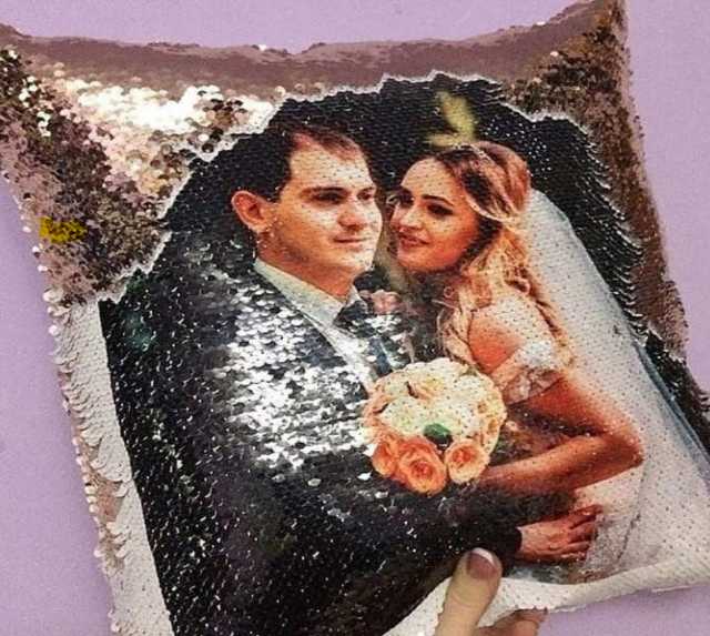 Продам: Подушка с пайетками с фото