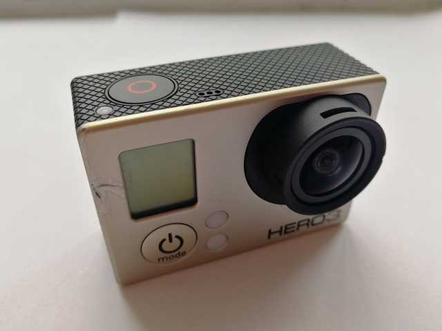 Продам: компактную видеокамеру