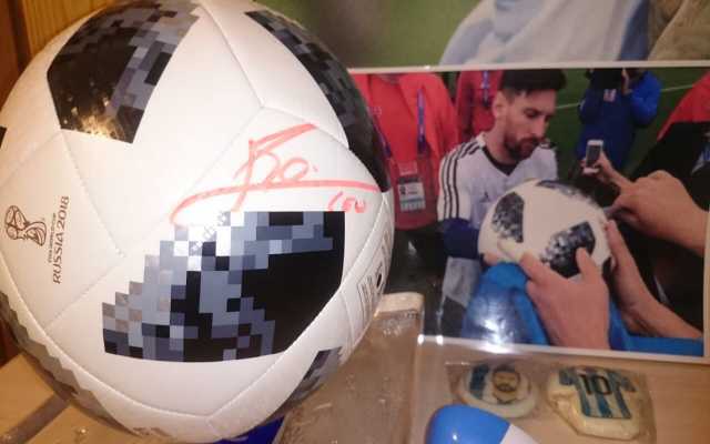 Продам: Футбольный мяч ЧМ2018 с автографом Месси