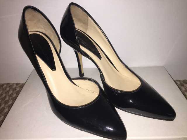 Продам: Черные женские туфли