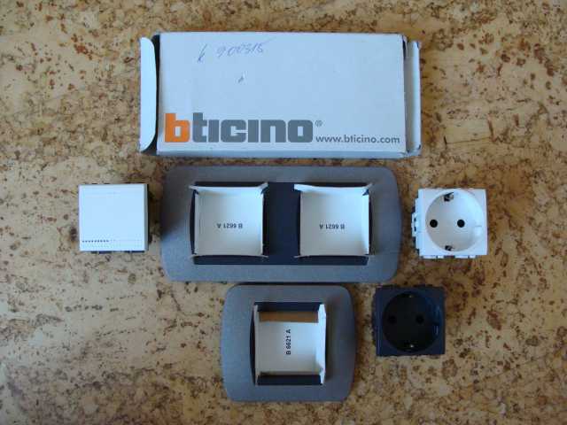 Продам: рамки для электрики Bticino