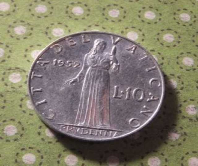 Продам: Монета Ватикана 1952г