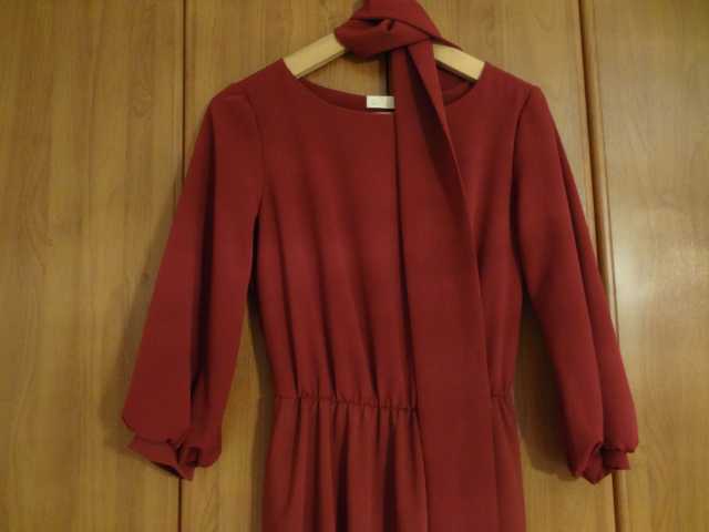 Продам: Бордовое вечернее платье макси с поясом