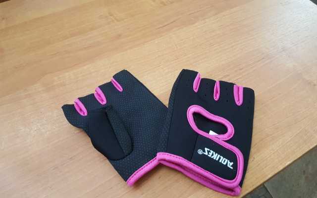 Продам: перчатки для занятия спортом