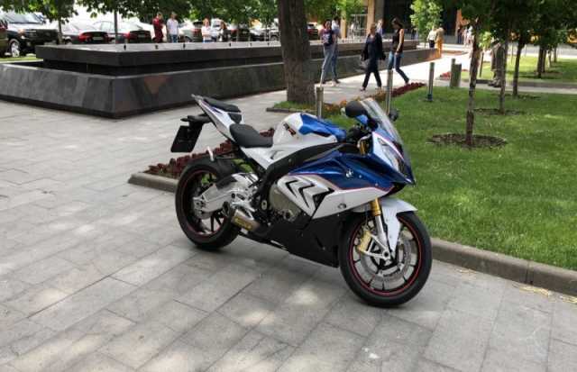 Продам: Мотоцикл BMW S1000RR