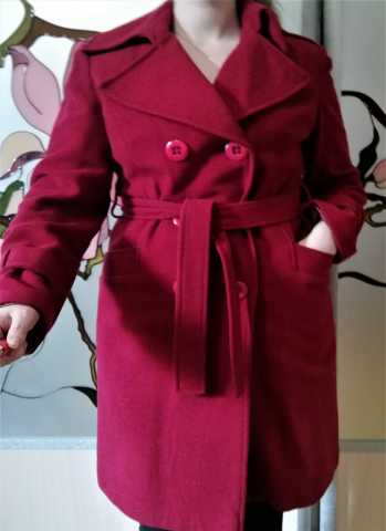 Продам: Демисезонное классическое пальто-халат