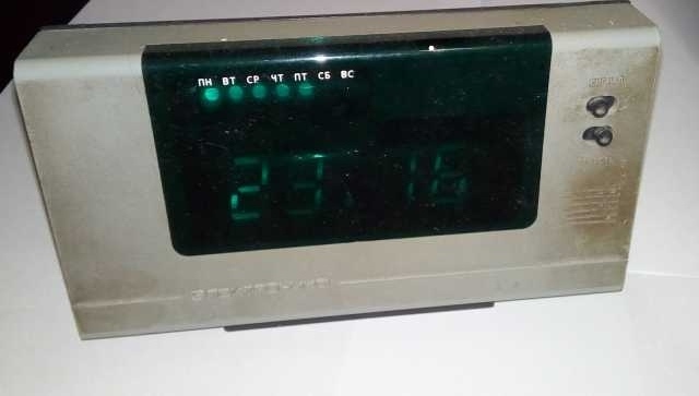 Продам: Электронные часы-будильник