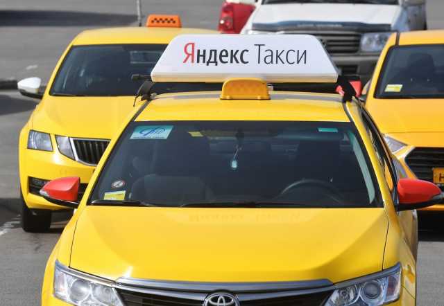 Требуется: Водитель в Яндекс Такси