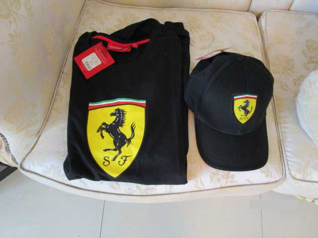 Продам: Ferrari бейсболка+футболка новые ипочтой