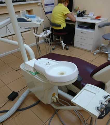 Продам: Стоматологическую установку с компрессор