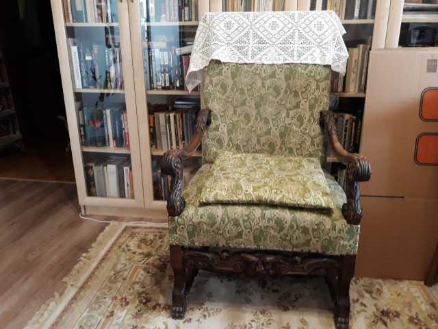 Продам: Старинное кресло