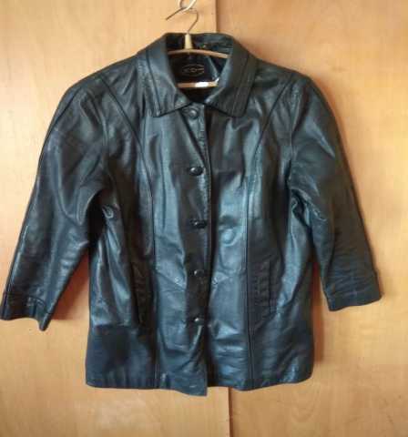Продам: Женская Кожаная Куртка 48-50 размера