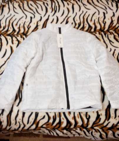 Продам: куртка весна-осень,цвет белый,р.48-50