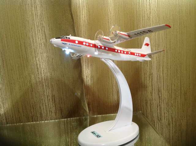 Продам: Модель самолета Ан-10.Кругозор СССР