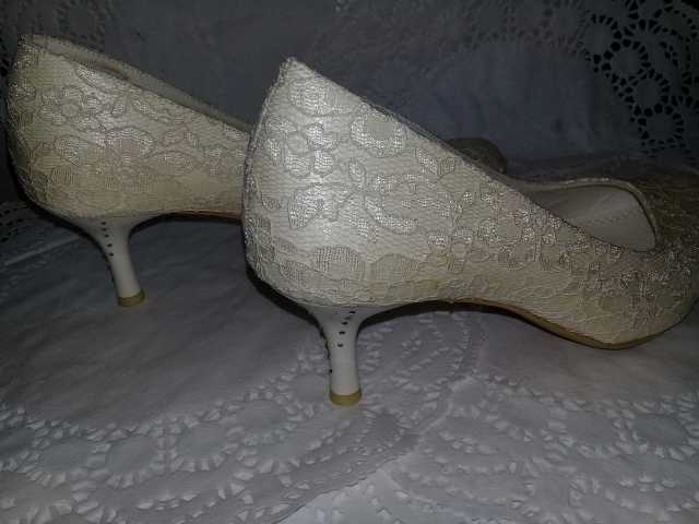 Продам: Свадебные туфельки на каблуке