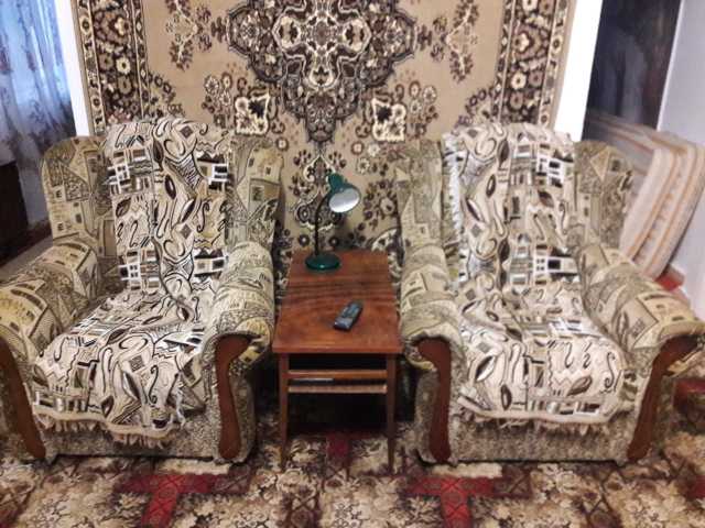 Продам: кресла диван стулья ковры