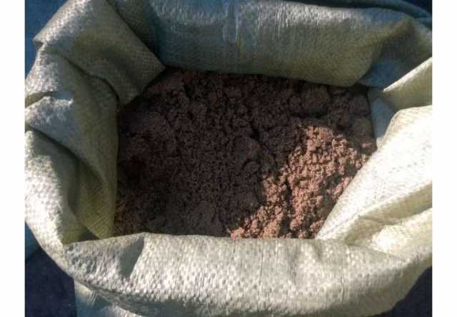 Продам: Песок строительный в мешках и навалом