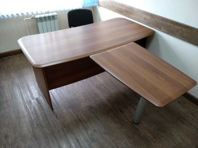 Продам: Комплект офисной мебели DaVita