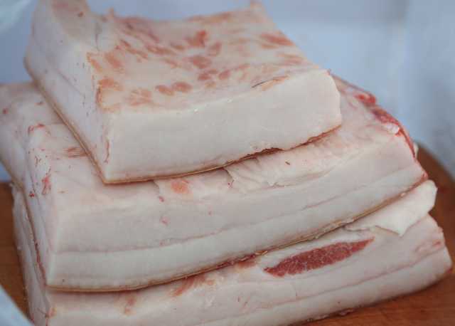 Продам: Мясо свинину и сало соленое