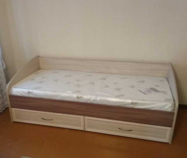 Продам: Кровать с ящиками