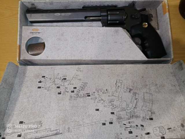 Продам: Пневматический револьвер Gletcher SW B8