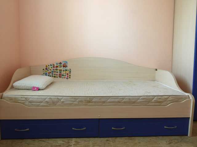 Продам: Кровать+матрас+шкаф для детской