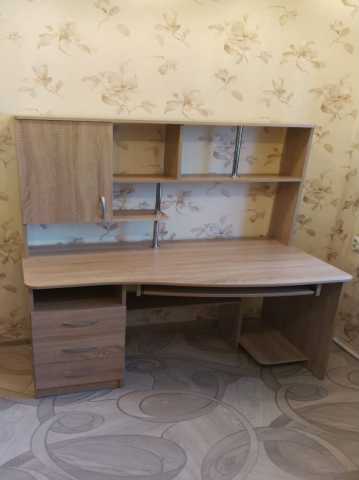 Продам: Стол компьютерный-2 в Хабаровске