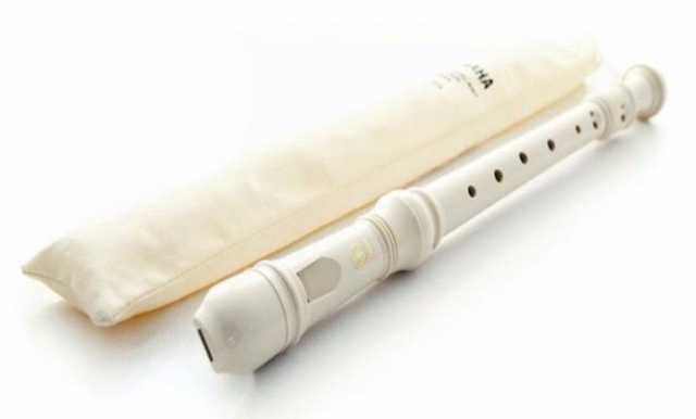 Продам: Блок-флейта Yamaha Yrs-23 (новая)