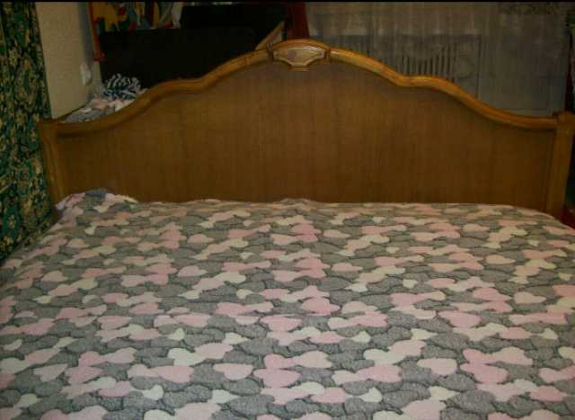 Продам: Двуспальная шикарная кровать