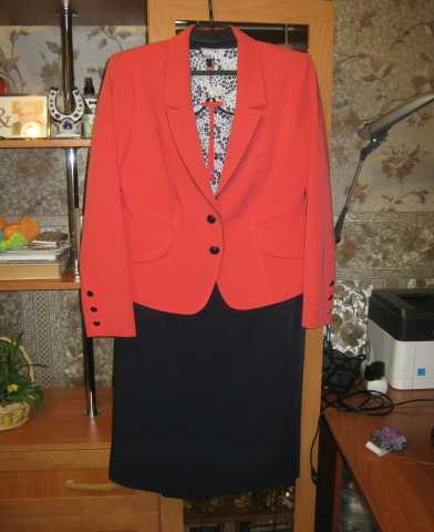 Продам: Женский костюм: жакет, юбка, блузка