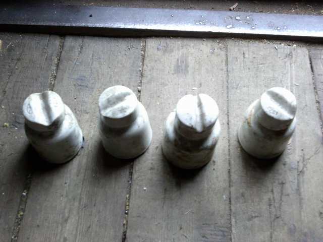 Продам: Изоляторы керамические штыревые