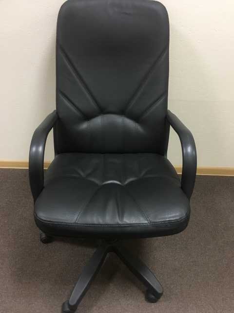 Продам: Офисное кресло б/у