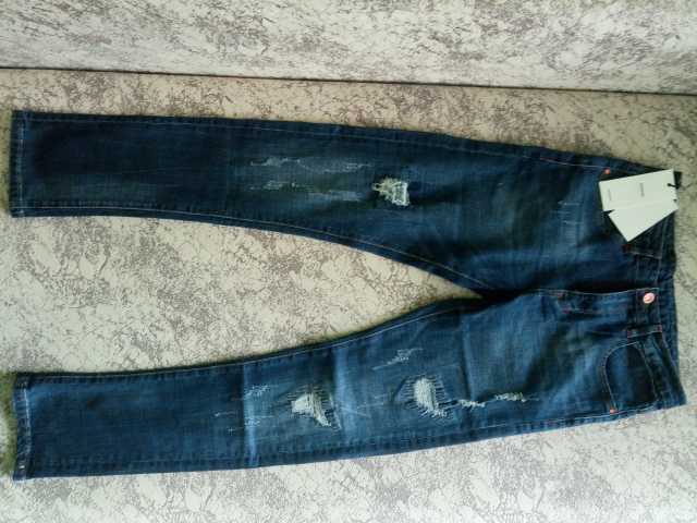 Продам: Новые джинсы размер 28 (44 RU)