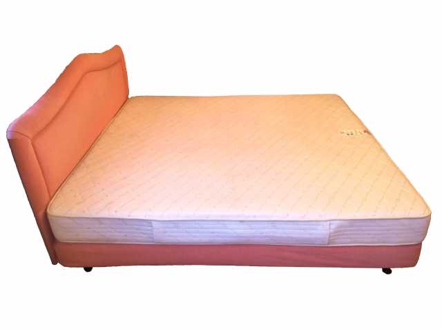 Продам: Кровать двухспальная