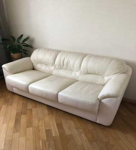 Продам: Кожаный диван б/у