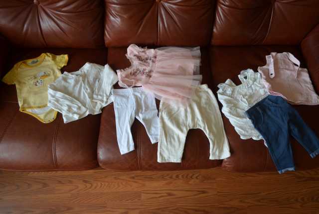 Продам: пакет одежды на девочку 6 месяцев