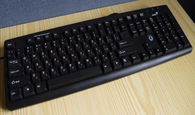 Продам: Клавиатура проводная Genius KB-06XE. PS2