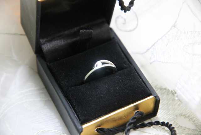 Продам: Кольцо из белого золота с бриллиантом