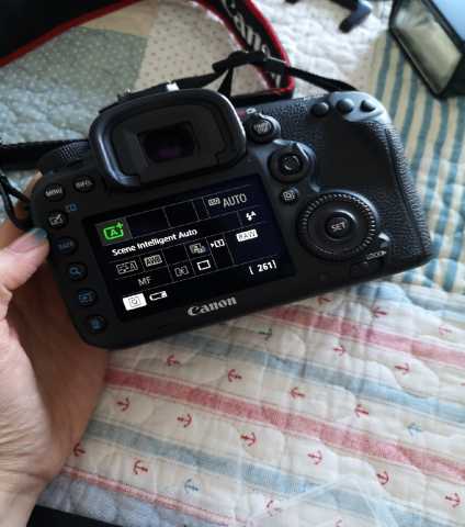Продам: Комплект Canon 7D mark II