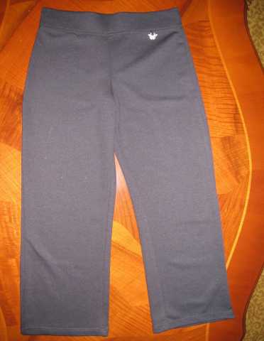 Продам: Нарядные брюки для девочки р.110-116