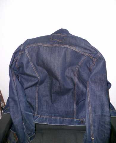Продам: Куртка джинсовая Levis