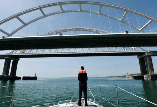 Предложение: Крымский мост с борта прогулочного те