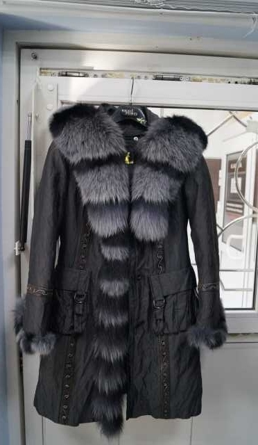 Продам: Куртка зимняя с капюшоном р-р 44-46