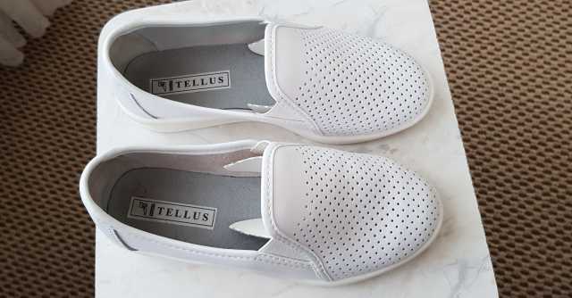 Продам: Туфли белые размер 24,5 производство TE