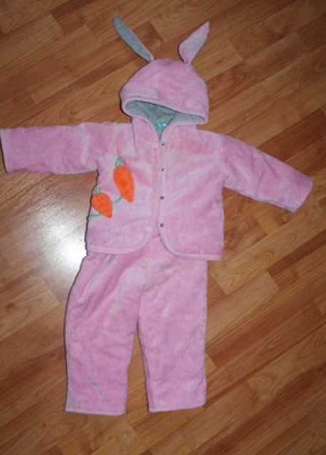 Продам: Детские костюмы на девочку
