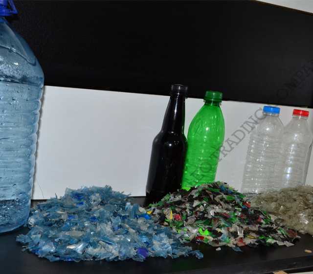 Продам: Лом ПЭТ-бутылок / Переработанные пластик