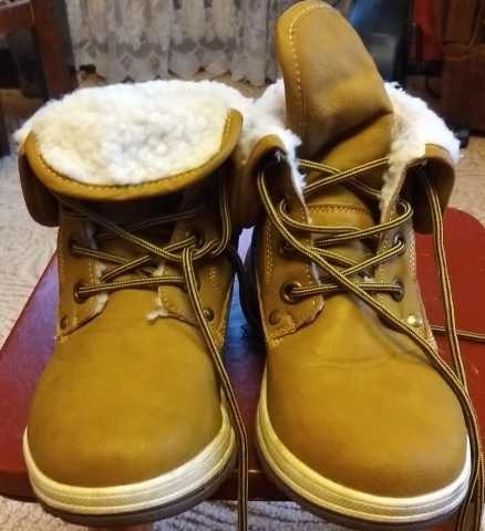 Продам: Зимние нубуковые ботинки на меху