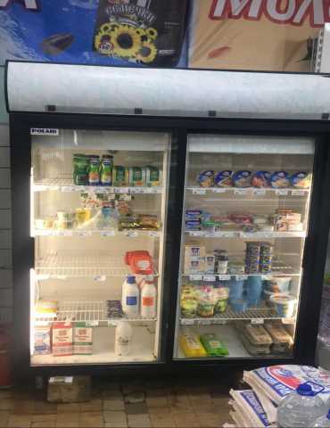 Продам: Холодильная витрина Италия