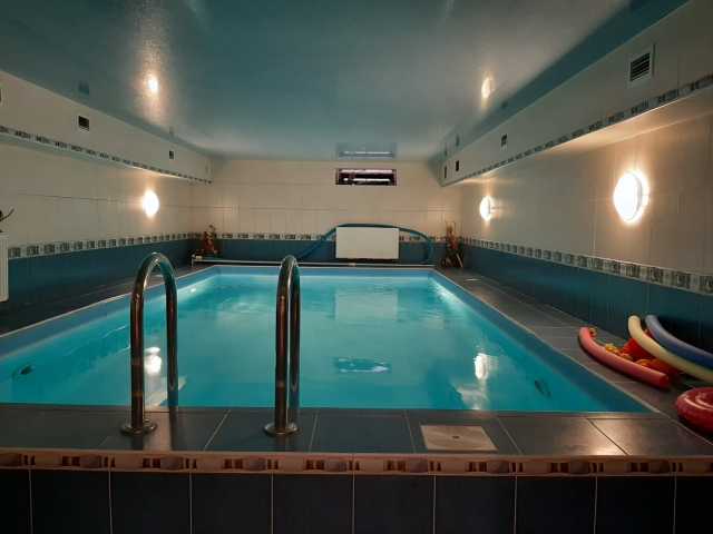 Сдам посуточно: дом