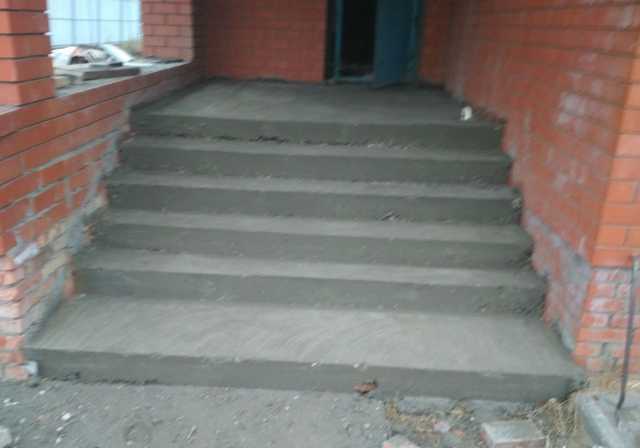 Предложение: Монолитные бетонные лестницы, крыльцо
